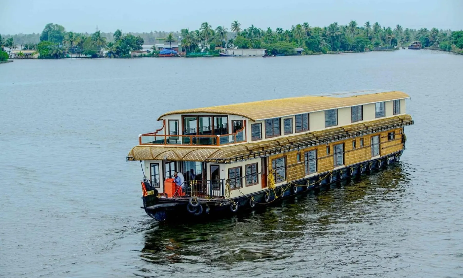Ultra Luxury House Boat Alleppey By LexStays Alappuzha Båthotell