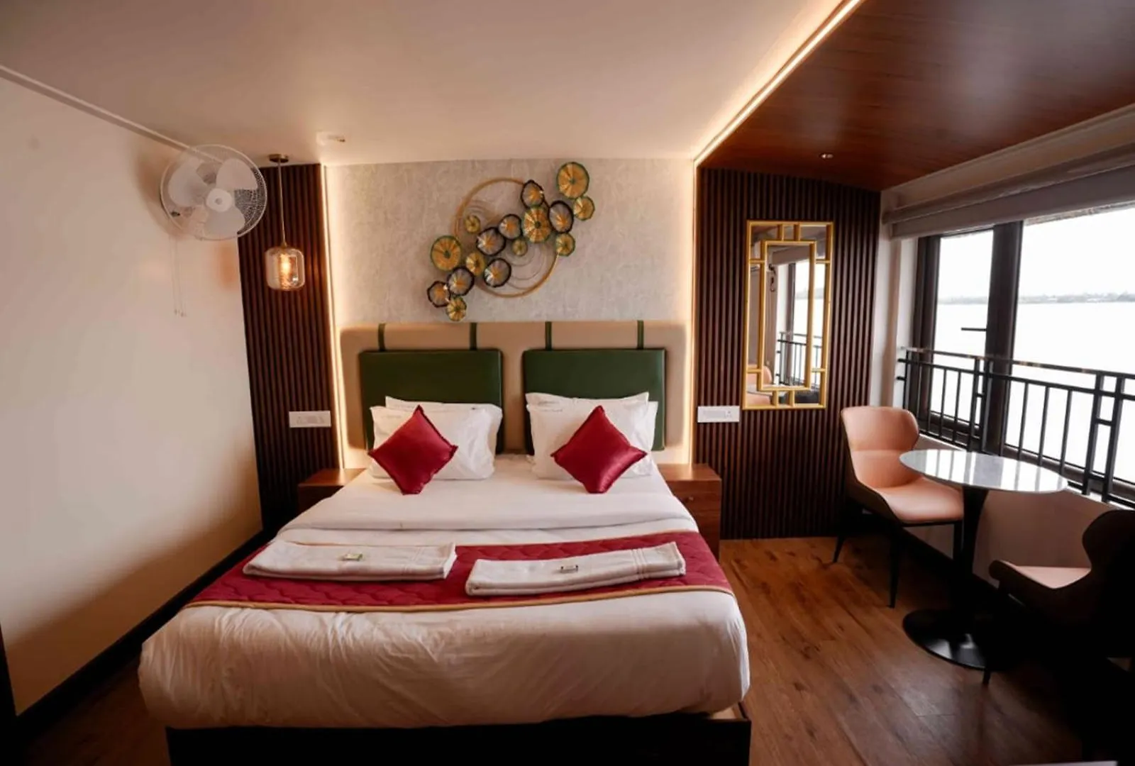 Ultra Luxury House Boat Alleppey By LexStays Alappuzha India